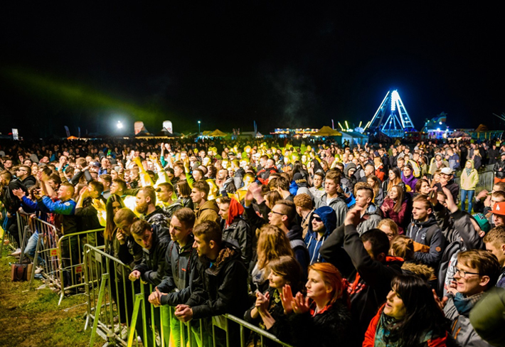 Zabawa do późnych godzin nocny podczas koncertów